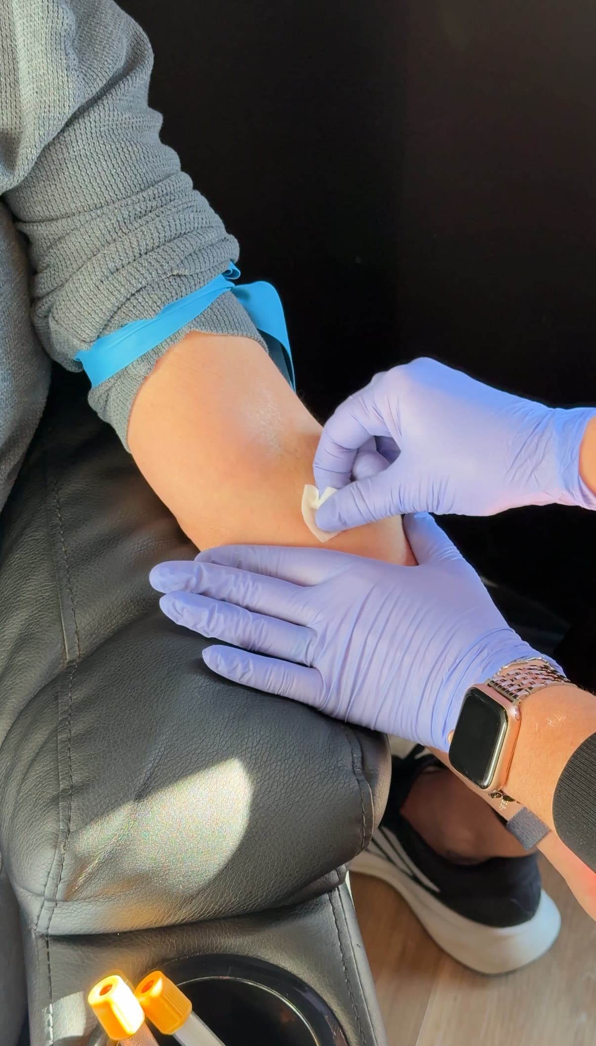 Gen 3 team member preparing a patient for a lab draw