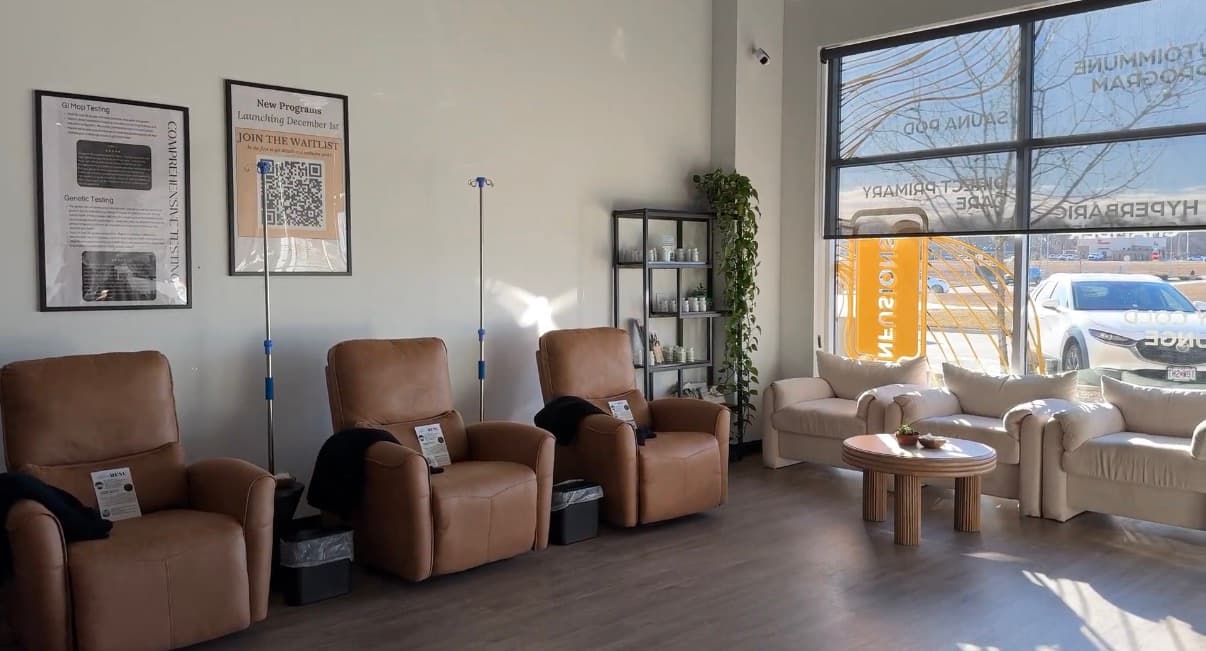 Gen 3 IV lounge with recliners and front windows