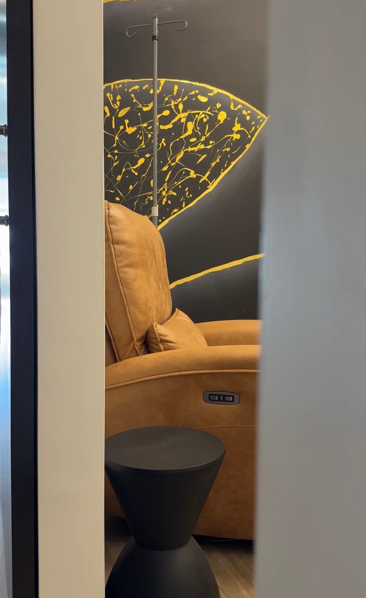 Gen 3 supportive therapy lounge chair and IV stand